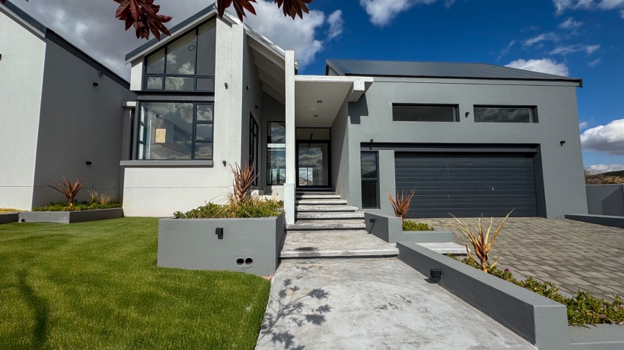 5 Bedroom Property for Sale in Woodland Hills Bergendal Free State